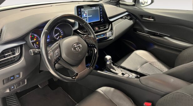 TOYOTA C-HR BERLINA CON PORTON 2.0 VVT I-HYBRID ADVANCE AUTO 184 5p