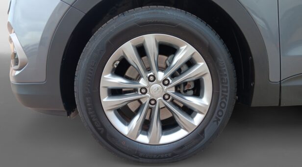 HYUNDAI SANTA FE TODOTERRENO 2.0 CRDI ESSENCE 2WD 7STR 150 5P 7 Plazas