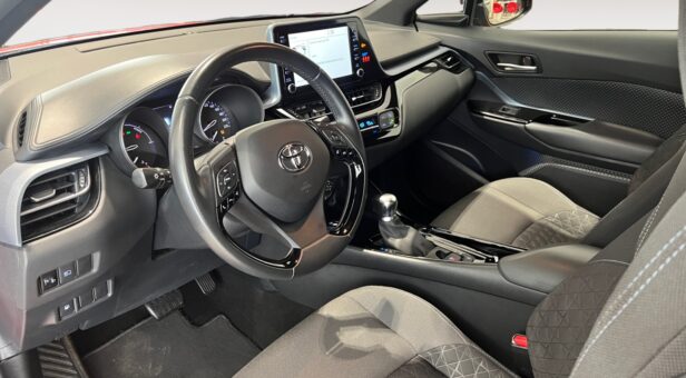 TOYOTA C-HR BERLINA CON PORTON 2.0 VVT I-HYBRID ADVANCE AUTO 184 5p