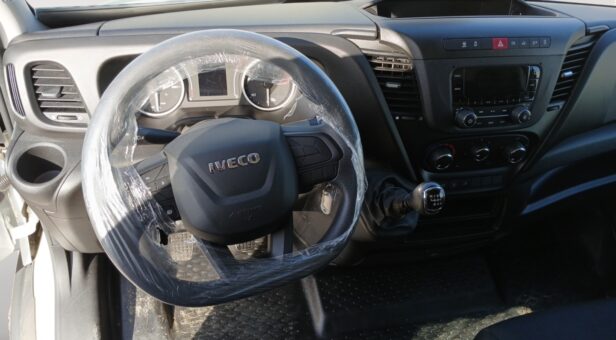 IVECO DAILY CHASIS CABINA 2.3 TD 35S 16 3750 156 2p