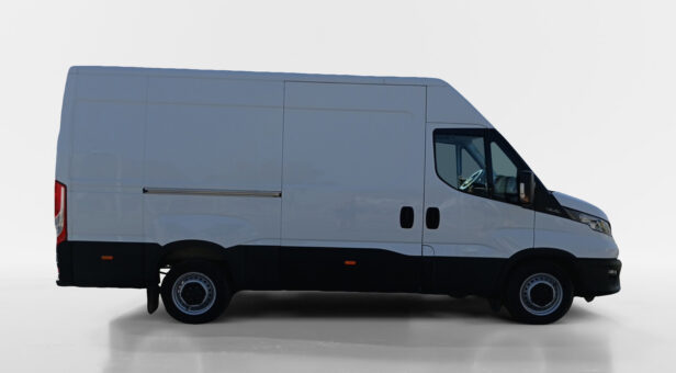 IVECO DAILY FURGON 2.3 TD 35S 16 V 4100/H3 18 M3 156 4p