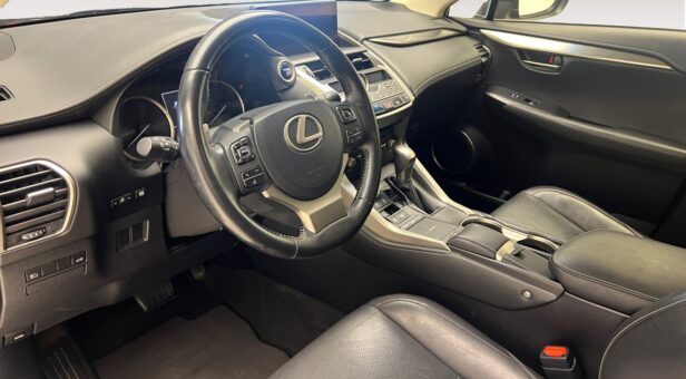 LEXUS NX 300h EXECUTIVE NAVIGATION 4WD AUTO 2.5 197 5p