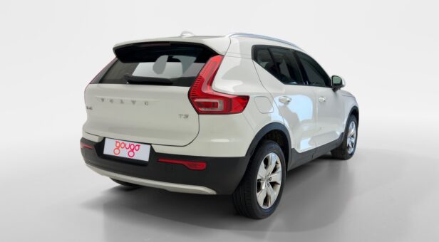 VOLVO XC40 MOMENTUM T3 1.5 AUTO 163CV 5p