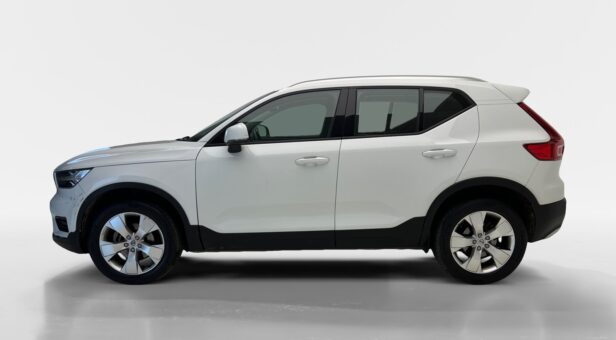 VOLVO XC40 MOMENTUM T3 1.5 AUTO 163CV 5p