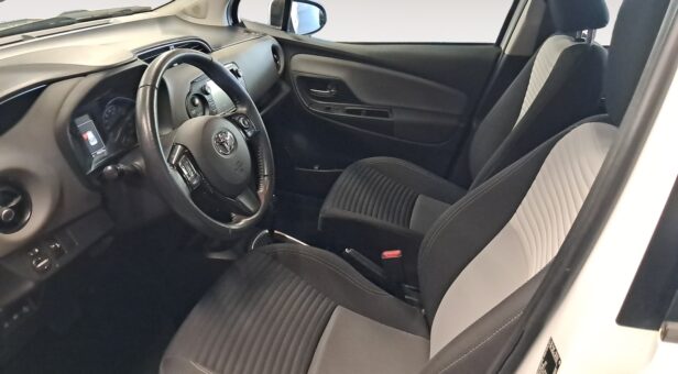 TOYOTA YARIS BERLINA CON PORTON 1.5 VVT-I HYBRID ACTIVE AUTO 100 5p