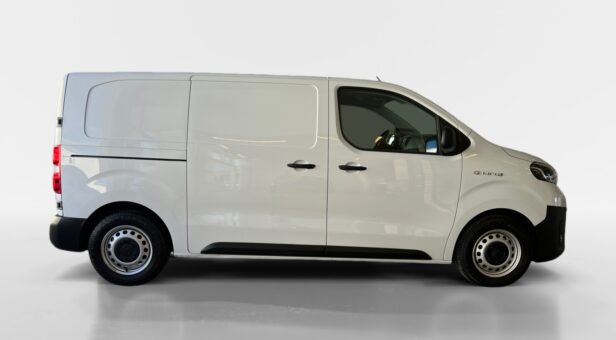 TOYOTA PROACE VERSO COMBI BEV 75KWH L1 GX 6STR 136 4p