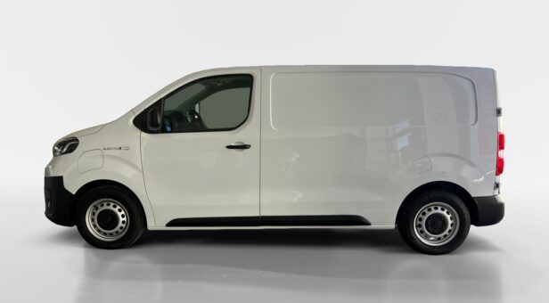 TOYOTA PROACE VERSO COMBI BEV 75KWH L1 GX 6STR 136 4p