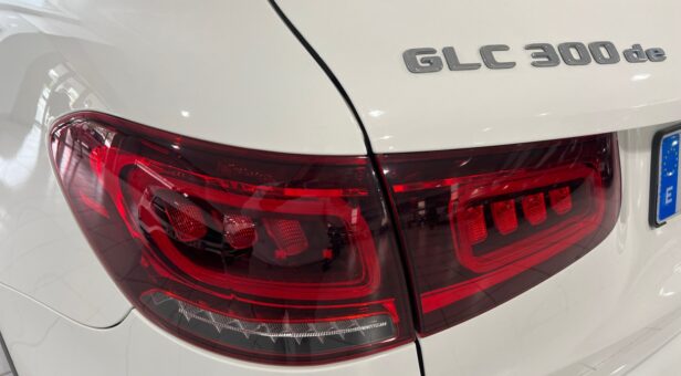 MERCEDES GLC-CLASS GLC 300 DE 4MATIC AMG Line