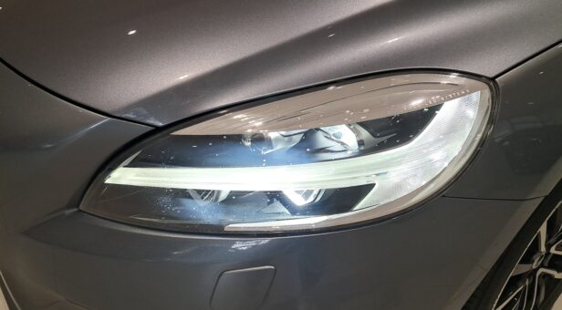 VOLVO V40 BERLINA CON PORTON 2.0 D2 MOMENTUM 120 5p