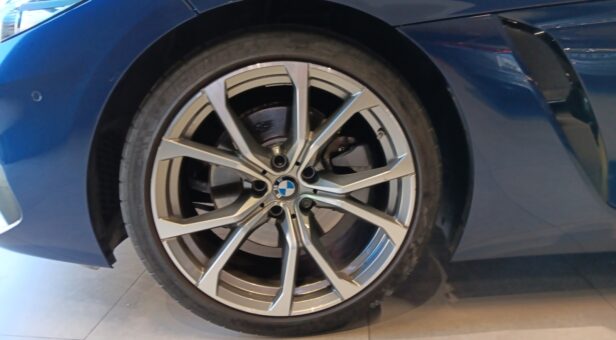 BMW Z4 BMW Z4 CABRIO 2.0 SDrive BMW Z4 BMW Z4 CABRIO 2.0 SDrive