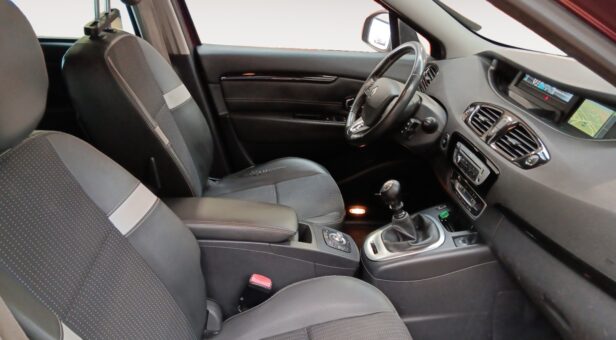 RENAULT SCENIC MONOVOLUMEN COMPACTO 1.6 DCI 130 ENERGY LIMITED ECO2 130 5p