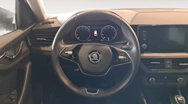 SKODA SCALA BERLINA CON PORTON 1.0 TSI 70KW AMBITION 95 5p