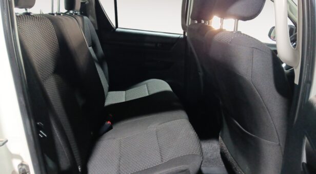 TOYOTA HILUX PICKUP 2.4 D-4D GX 4WD DOUBLE CAB 150 4p