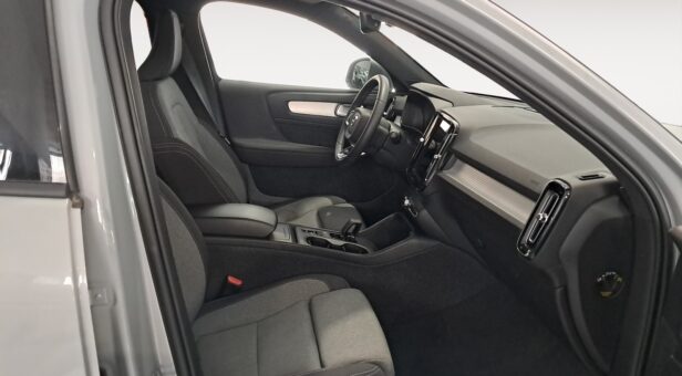 VOLVO XC40 TODOTERRENO 2.0 B3 CORE AUTO 163 5p