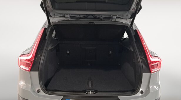 VOLVO XC40 TODOTERRENO 2.0 B3 CORE AUTO 163 5p