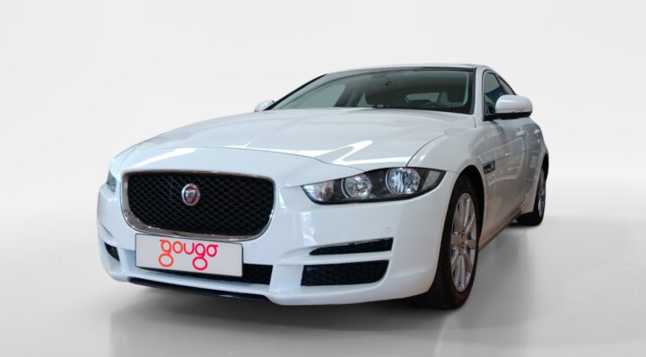 JAGUAR XE SEDAN 2.0D 132KW PURE AUTO 180 4p
