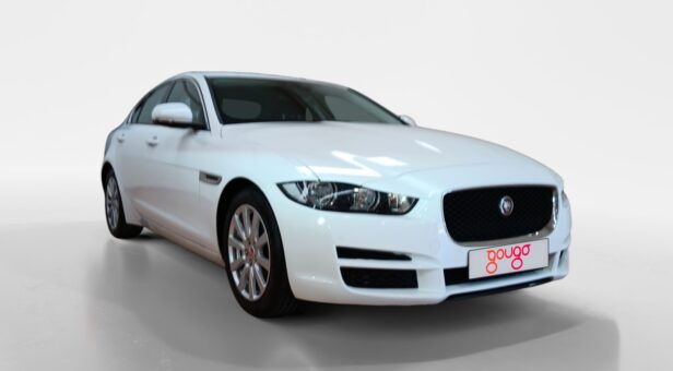 JAGUAR XE SEDAN 2.0D 132KW PURE AUTO 180 4p