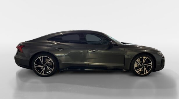 AUDI E-TRON GT SEDAN BEV 93KWH QUATTRO 476 4p