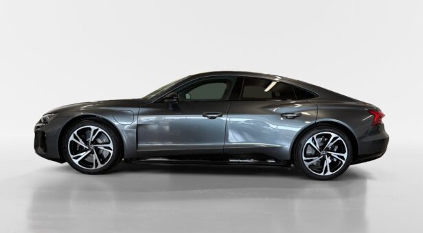 AUDI E-TRON GT SEDAN BEV 93KWH QUATTRO 476 4p
