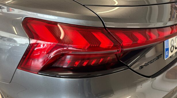 AUDI E-TRON GT SEDAN BEV 93KWH QUATTRO 476 4p AUDI E-TRON GT SEDAN BEV 93KWH QUATTRO 476 4p