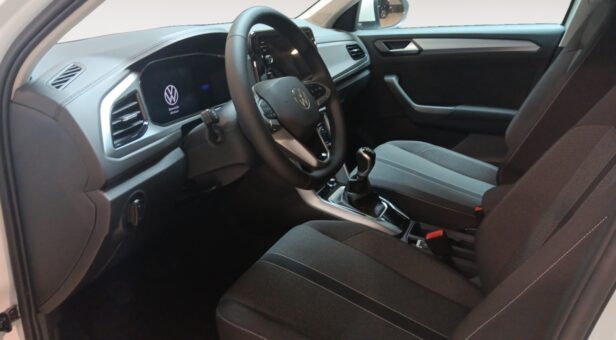 VOLKSWAGEN TROC «MáS» DARK 2.0 TDI 85 KW (115 cv) 6 VEL.