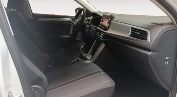 VOLKSWAGEN TROC «MáS» DARK 2.0 TDI 85 KW (115 cv) 6 VEL.