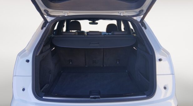 AUDI Q5 TODOTERRENO 2.0 40 TDI S TRONIC QUATTRO BLACK LINE 204 5p AUDI Q5 TODOTERRENO 2.0 40 TDI S TRONIC QUATTRO BLACK LINE 204 5p