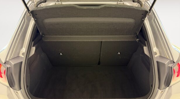 PEUGEOT 208 BERLINA CON PORTON 1.2 PURETECH 73KW ALLURE 100 5p