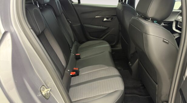 PEUGEOT 208 BERLINA CON PORTON 1.2 PURETECH 73KW ALLURE 100 5p