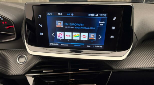 PEUGEOT 208 BERLINA CON PORTON 1.2 PURETECH 73KW ALLURE 100 5p