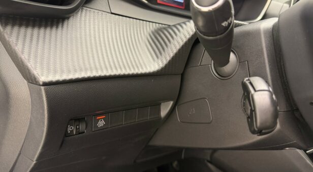 PEUGEOT 208 BERLINA CON PORTON 1.2 PURETECH 73KW ALLURE 100 5p