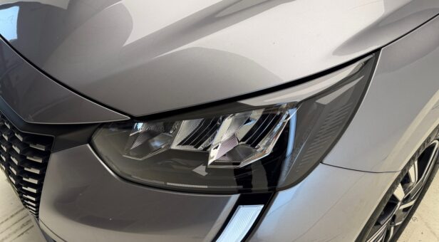 PEUGEOT 208 BERLINA CON PORTON 1.2 PURETECH 73KW ALLURE 100 5p