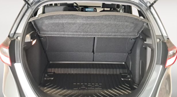 HONDA JAZZ BERLINA CON PORTON 1.5 I-MMD HEV ELEGANCE 109 5p