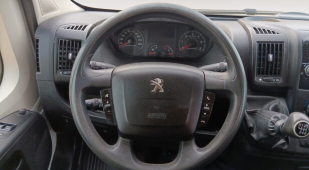 PEUGEOT BOXER COMBI 2.2 BHDI 103KW L2H2 333 5/9 SEATS 140 4p
