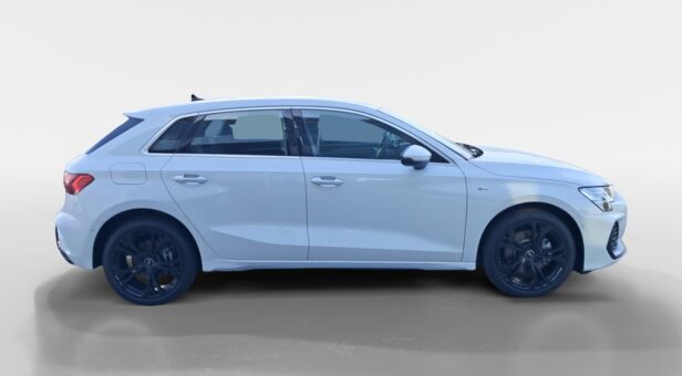 AUDI A3 BERLINA CON PORTON 1.5 40 TFSI E S TRONIC GENUINE ED SPBACK 204 5p