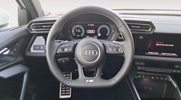 AUDI A3 BERLINA CON PORTON 1.5 40 TFSI E S TRONIC GENUINE ED SPBACK 204 5p