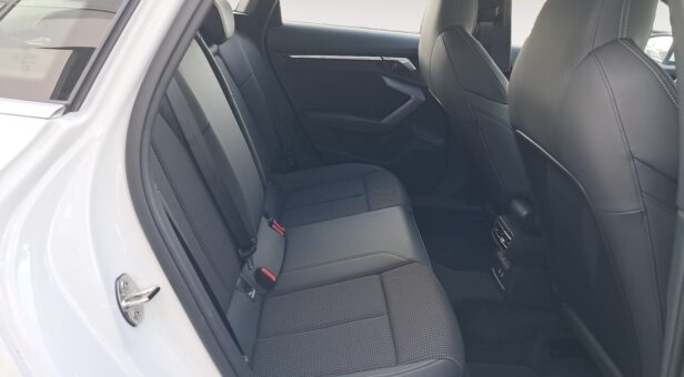 AUDI A3 BERLINA CON PORTON 1.5 40 TFSI E S TRONIC GENUINE ED SPBACK 204 5p
