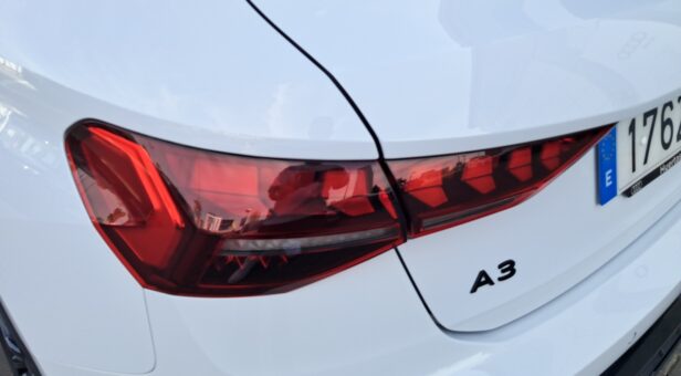 AUDI A3 BERLINA CON PORTON 1.5 40 TFSI E S TRONIC GENUINE ED SPBACK 204 5p