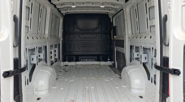 VOLKSWAGEN CRAFTER FURGON 2.0 TDI 103KW 35 MWB 140 4p VOLKSWAGEN CRAFTER FURGON 2.0 TDI 103KW 35 MWB 140 4p