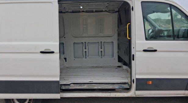 VOLKSWAGEN CRAFTER FURGON 2.0 TDI 103KW 35 MWB 140 4p VOLKSWAGEN CRAFTER FURGON 2.0 TDI 103KW 35 MWB 140 4p