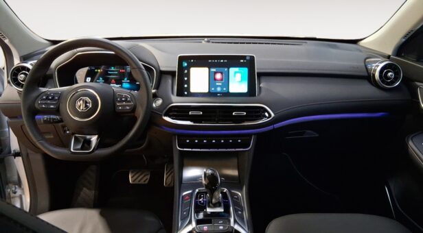 MG MG EHS MG EHS 1.5T 16.6kwh EDU 2WD LUX LHD Dark