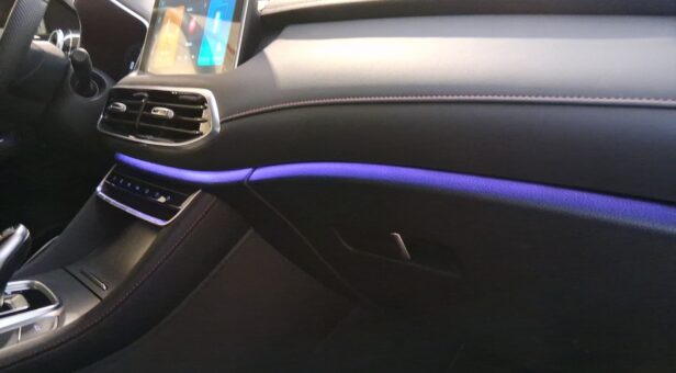 MG MG EHS MG EHS 1.5T 16.6kwh EDU 2WD LUX LHD Dark