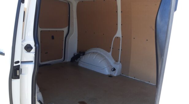 VOLKSWAGEN COMERCIALES LCV TRANSPORTER 6.1 FURGON BATALLA CORTA 2.0 TDI 81 KW (110 cv) 5 VEL. 2.800