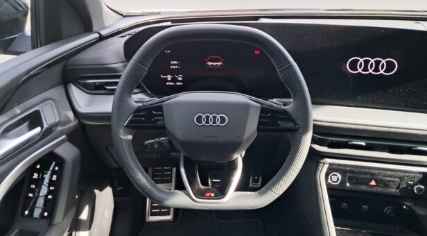 AUDI Q5 SPORTBACK TODOTERRENO 2.0 E-HYBRID 220KW BLACK LINE S TR QUAT 299 5p AUDI Q5 SPORTBACK TODOTERRENO 2.0 E-HYBRID 220KW BLACK LINE S TR QUAT 299 5p