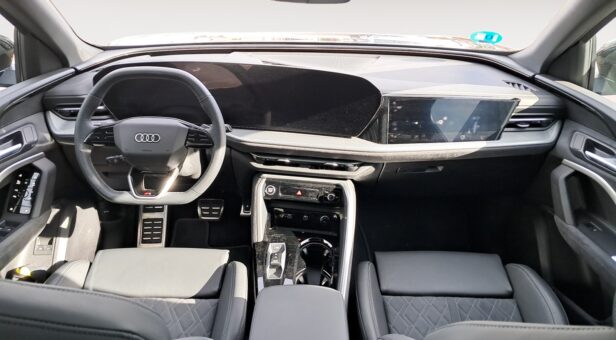 AUDI Q5 SPORTBACK TODOTERRENO 2.0 E-HYBRID 220KW BLACK LINE S TR QUAT 299 5p AUDI Q5 SPORTBACK TODOTERRENO 2.0 E-HYBRID 220KW BLACK LINE S TR QUAT 299 5p