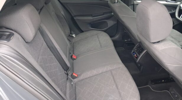 VOLKSWAGEN GOLF BERLINA CON PORTON 2.0 TDI 85KW LIFE 115 5p