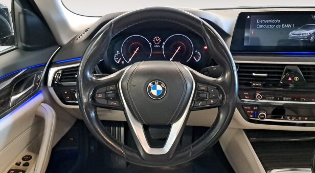 BMW SERIES 5 SEDAN 2.0 520D AUTO 190 4p