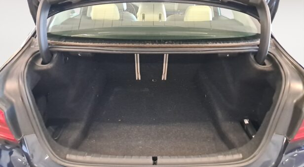 BMW SERIES 5 SEDAN 2.0 520D AUTO 190 4p