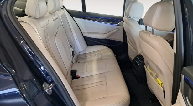 BMW SERIES 5 SEDAN 2.0 520D AUTO 190 4p