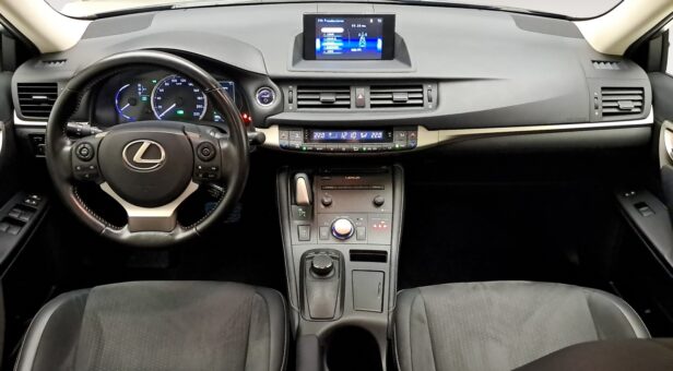 LEXUS CT 200h EXECUTIVE HYBRID AUTO 1.8cc 136cv 5P